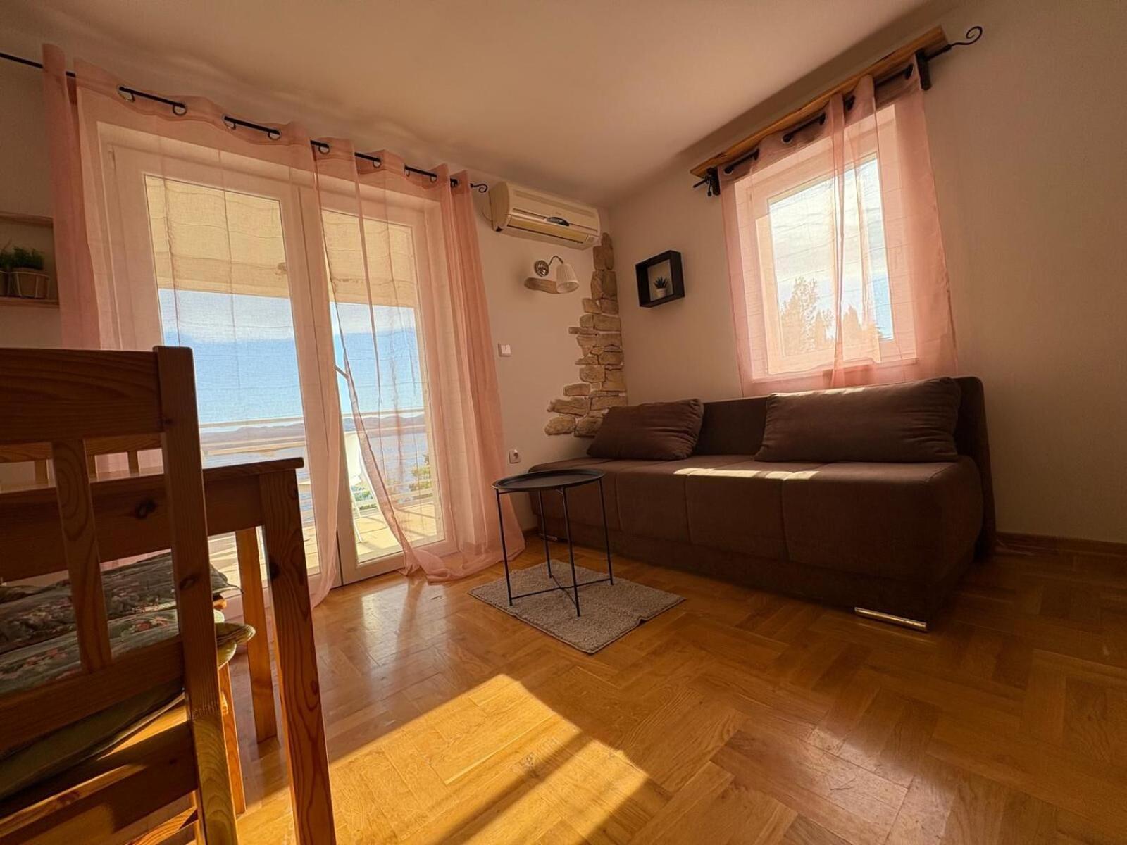 Apartments Neno - 20 M From Beach ريباريكا المظهر الخارجي الصورة