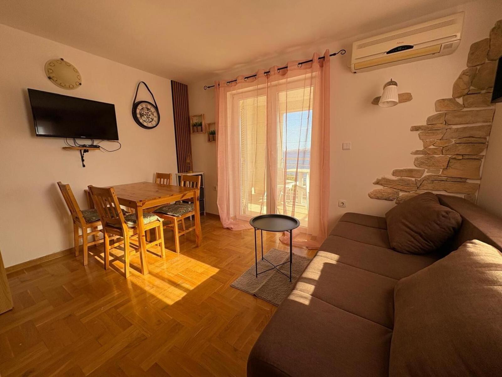 Apartments Neno - 20 M From Beach ريباريكا المظهر الخارجي الصورة
