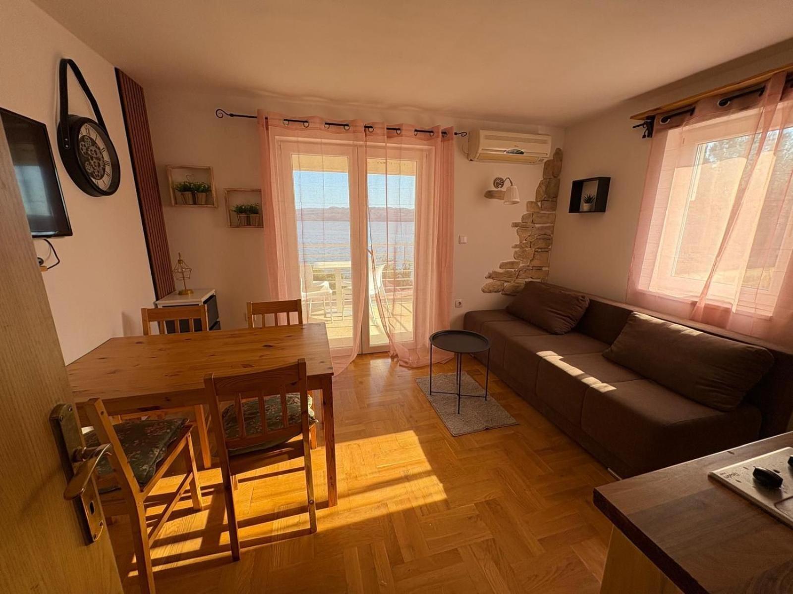 Apartments Neno - 20 M From Beach ريباريكا المظهر الخارجي الصورة